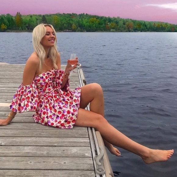 Zara Dresses & Skirts - Zara blogger fav floral Shoulder Mini Dress belt